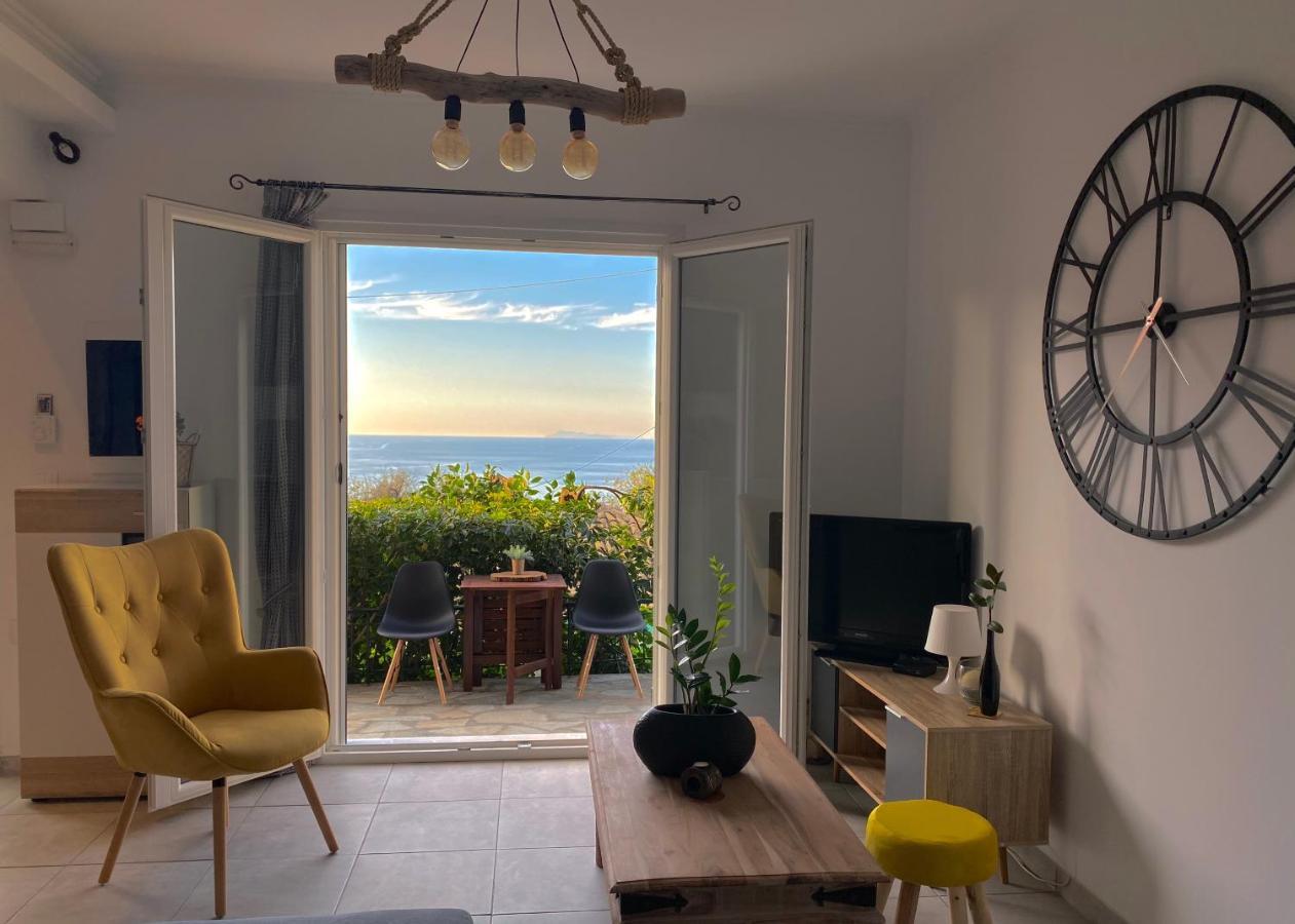 Coralli Pentati 2 Dimitris Apartments Bagian luar foto
