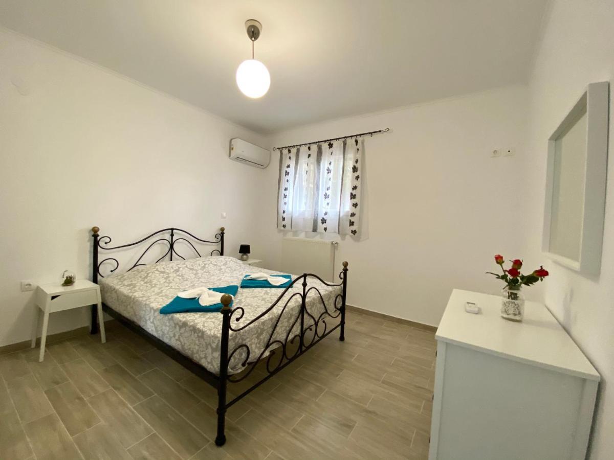 Coralli Pentati 2 Dimitris Apartments Bagian luar foto